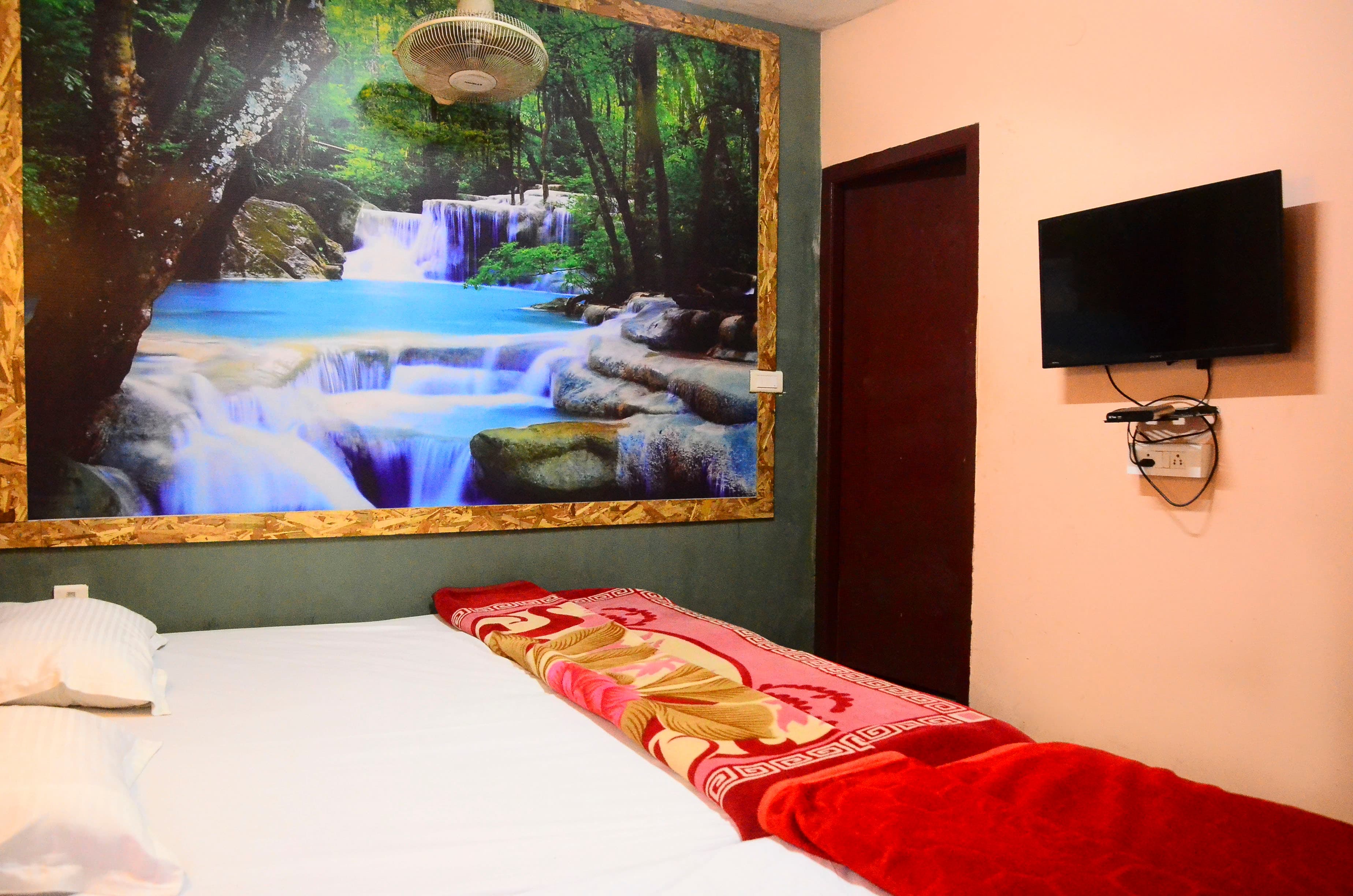 Triple Cot Room - View 1